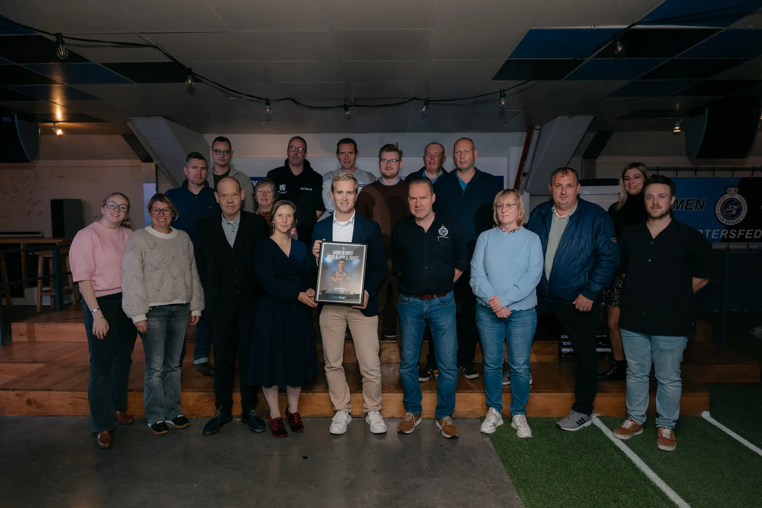 CLUB BRUGGE FOUNDATION & SUPPORTERSFEDERATIE LANCEREN HAND IN HAND VOOR BLAUW & ZWART